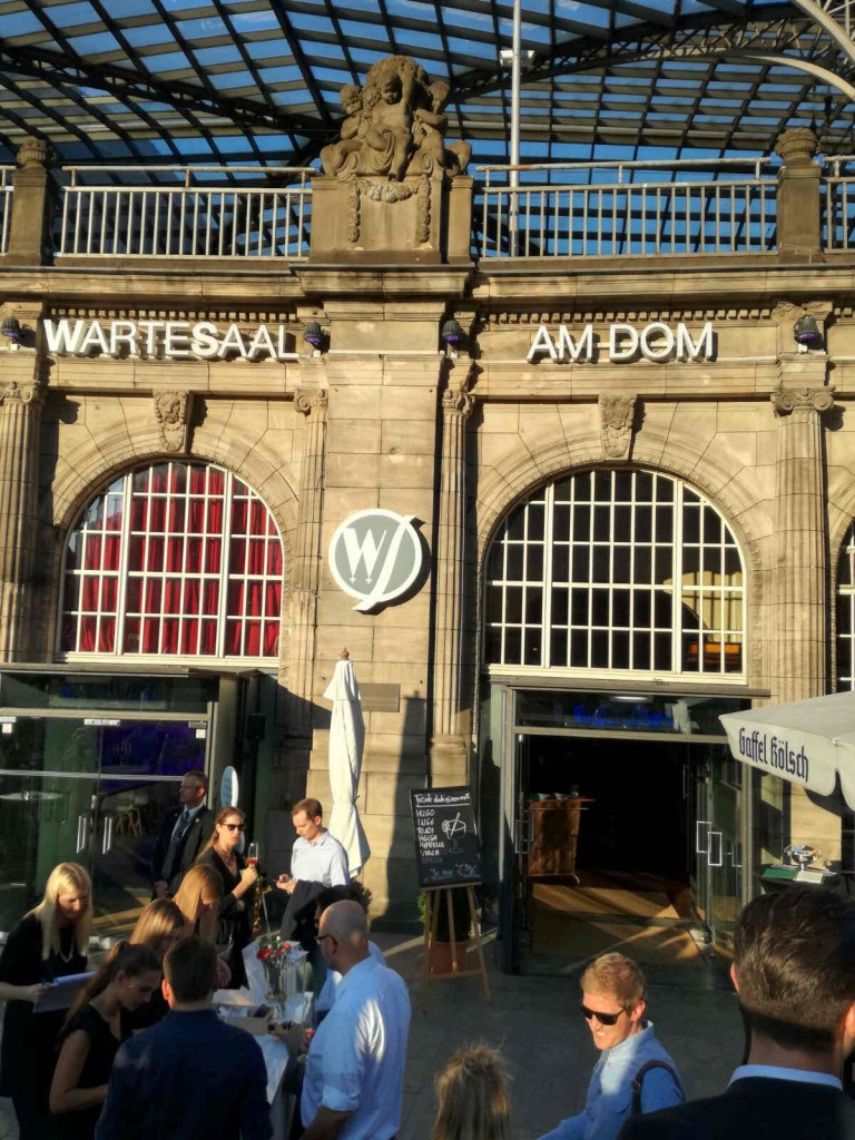 alter_wartesaal_aussen_googleparty2016